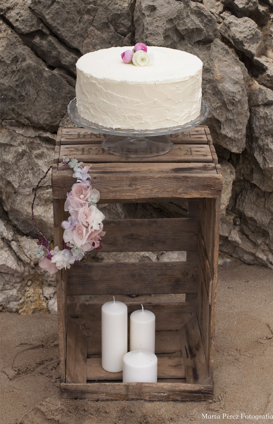 Flores, boda, playa y una invitación
