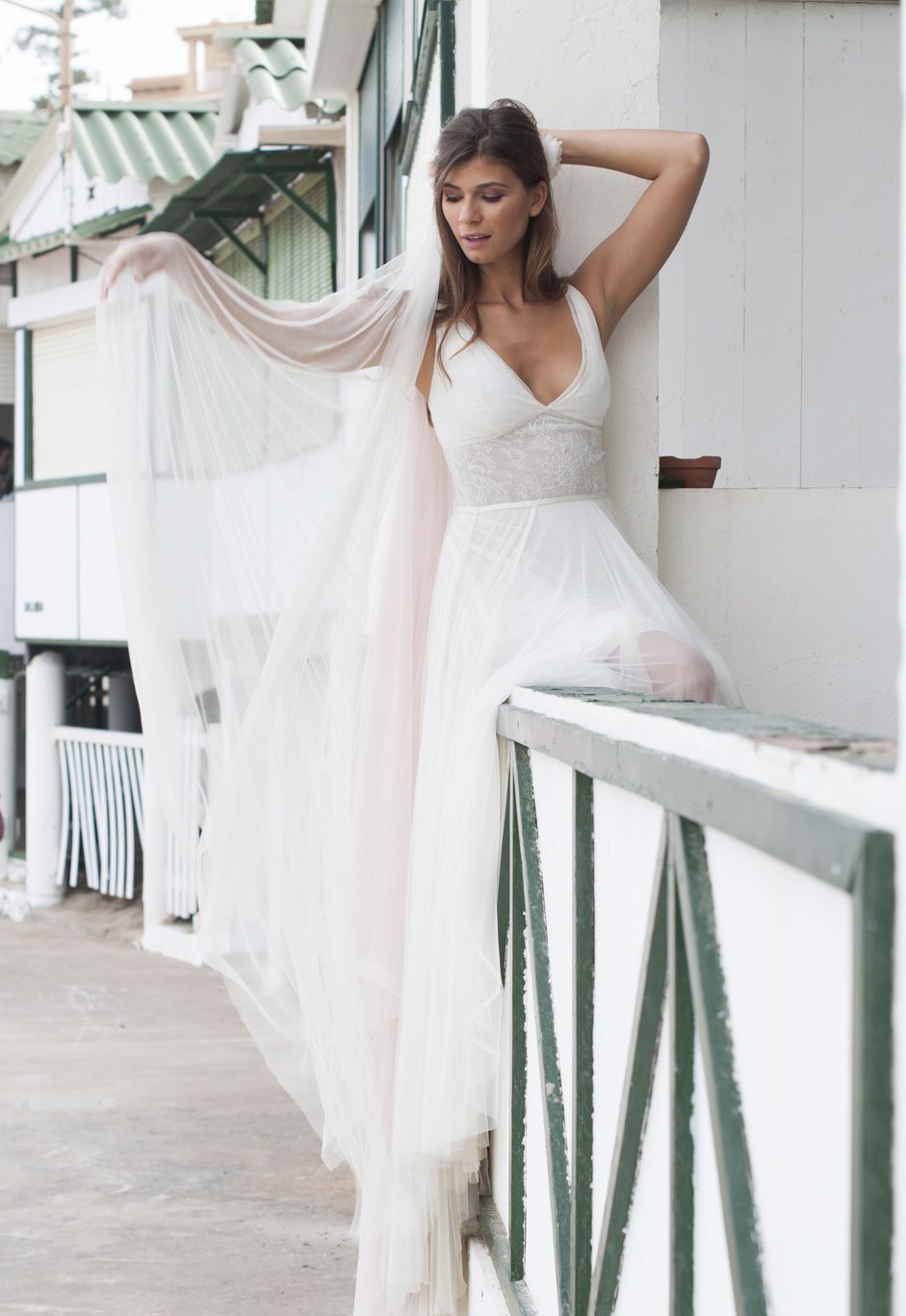 Flores, boda, playa y una invitación