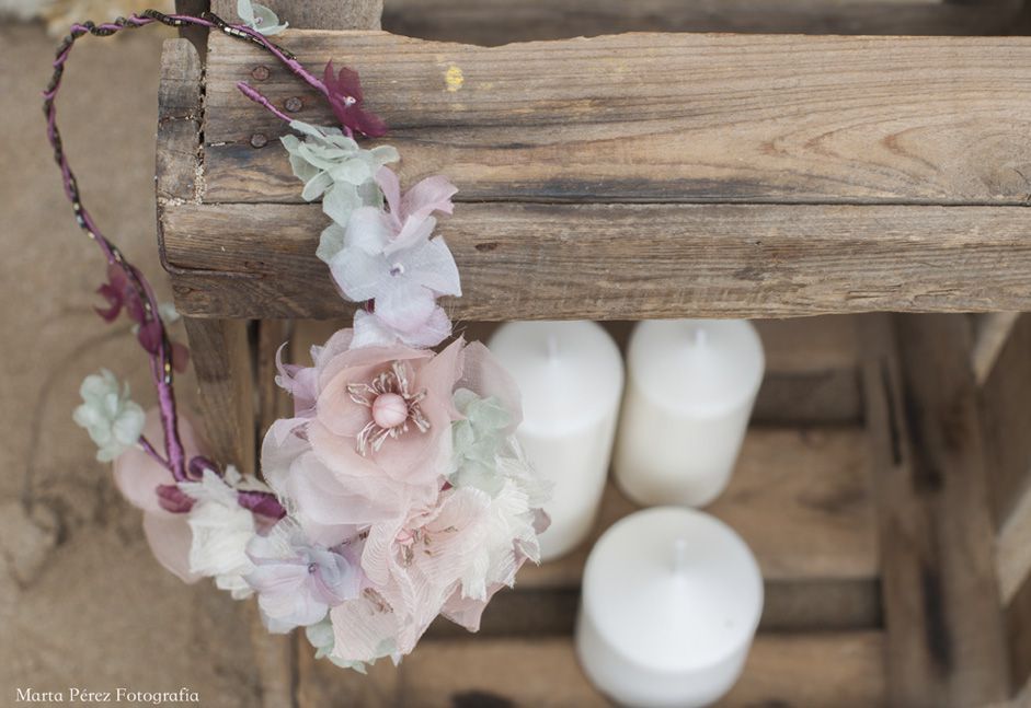 Flores, boda, playa y una invitación