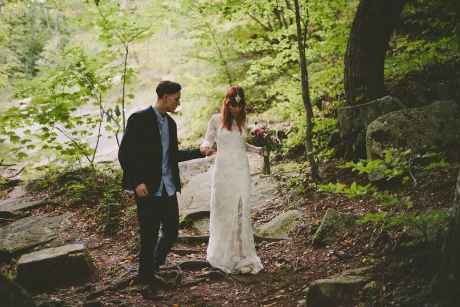 Hidden love, un bosque y una ceremonia libre