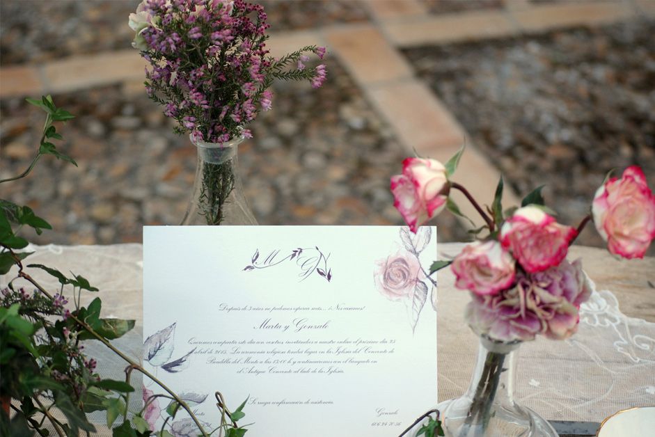 Unas invitaciones para una boda clásica