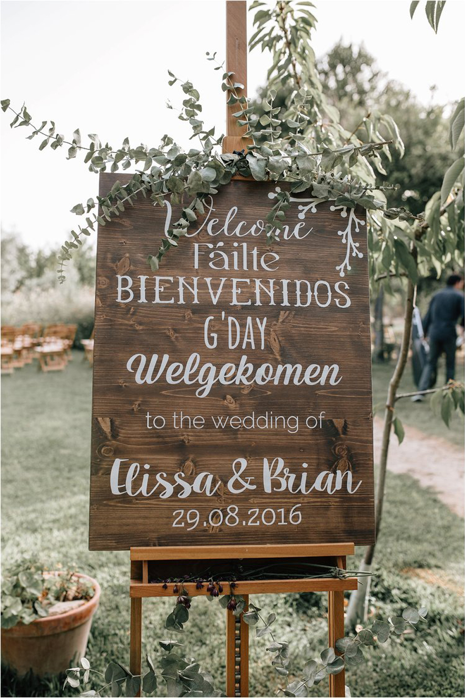 Papelería de boda mediterránea con olivos y eucaliptos en acuarela